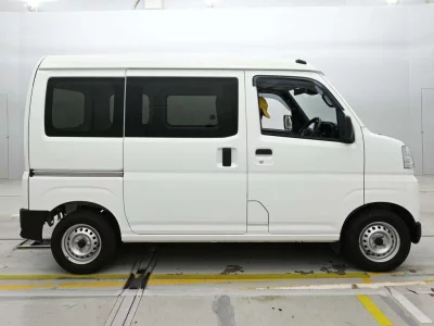 TOYOTA PIXIS VAN