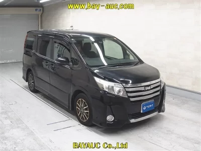 TOYOTA NOAH