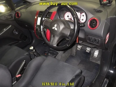 MITSUBISHI COLT