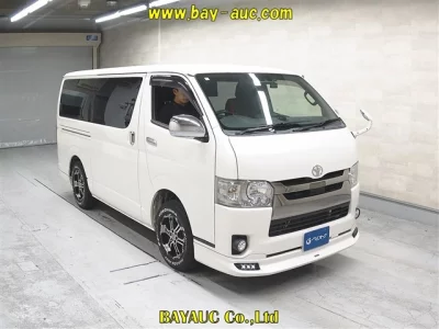 TOYOTA REGIUS VAN