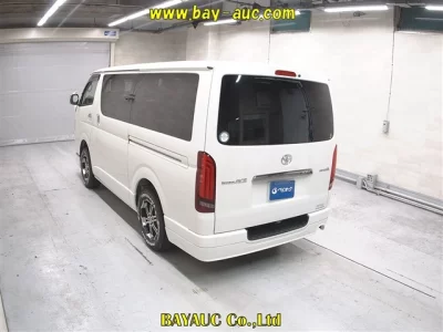 TOYOTA REGIUS VAN