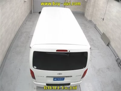 TOYOTA REGIUS VAN