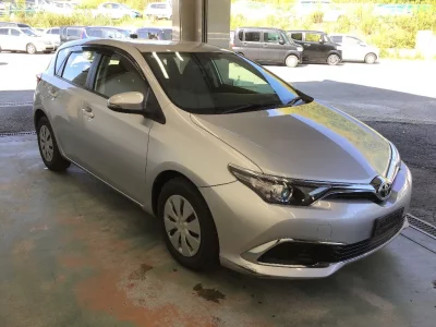 TOYOTA AURIS