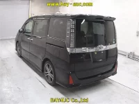 Цена авто Toyota Voxy с аукционов Японии, номер кузова ZRR80W, пробег 91 000, оценка 3