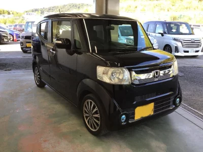 HONDA N BOX SLASH