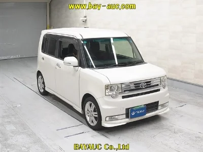 TOYOTA PIXIS SPACE