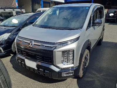 MITSUBISHI DELICA D5