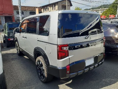 MITSUBISHI DELICA D5