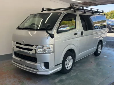 TOYOTA REGIUS VAN