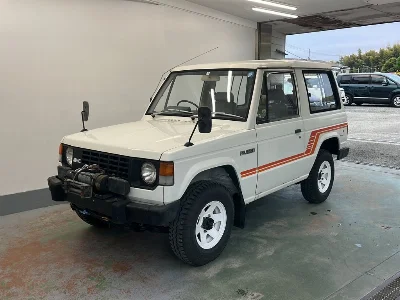 MITSUBISHI PAJERO
