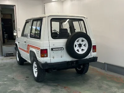 MITSUBISHI PAJERO