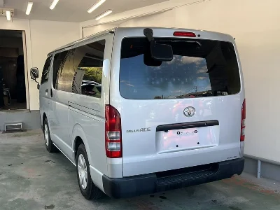 TOYOTA REGIUS VAN