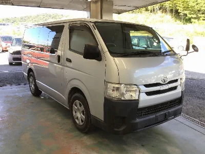 TOYOTA REGIUS VAN