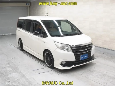 TOYOTA NOAH