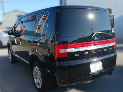 MITSUBISHI DELICA D5