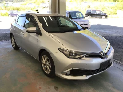 TOYOTA AURIS