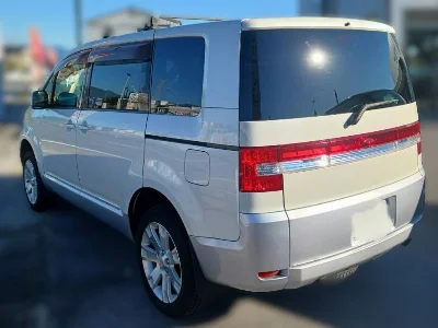 MITSUBISHI DELICA D5