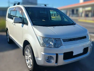 MITSUBISHI DELICA D5