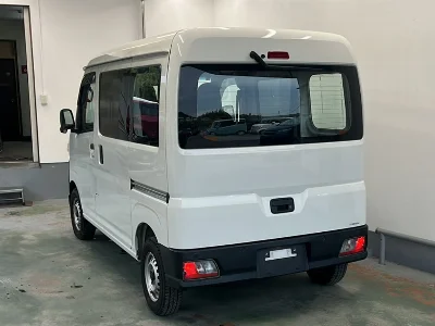 TOYOTA PIXIS VAN