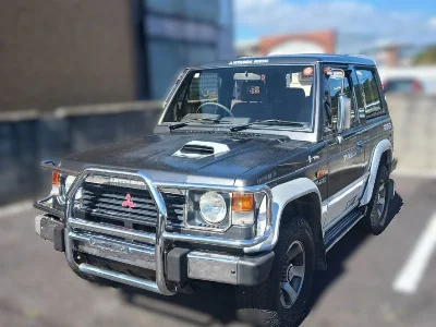 MITSUBISHI PAJERO
