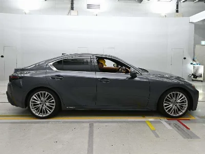 LEXUS IS
