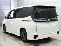 Цена авто Toyota Voxy с аукционов Японии, номер кузова MZRA90W, пробег 20 000, оценка 2