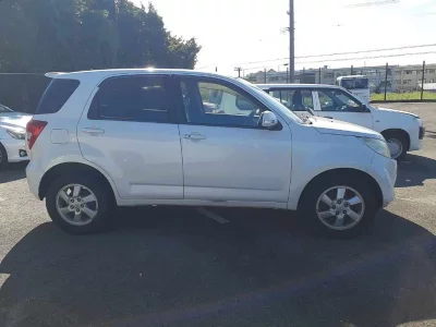 TOYOTA RUSH