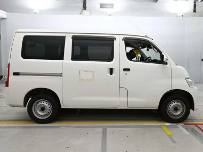 TOYOTA TOWN ACE VAN