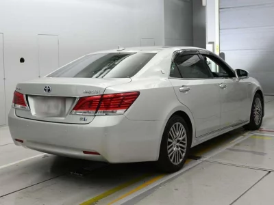 TOYOTA CROWN MAJESTA