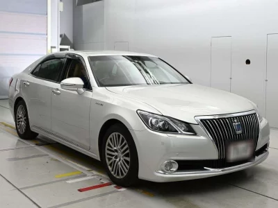 TOYOTA CROWN MAJESTA