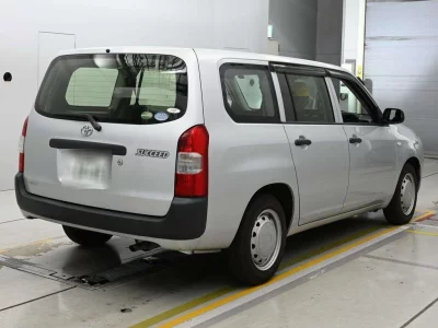TOYOTA SUCCEED