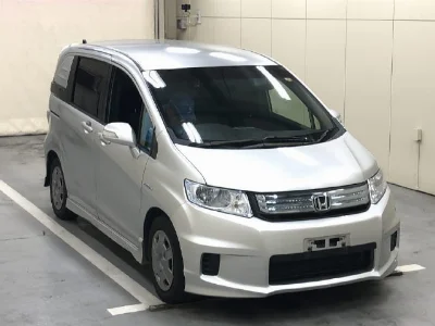 HONDA FREED SPIKE