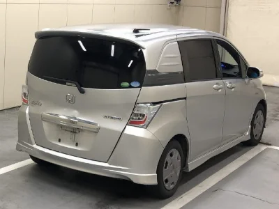 HONDA FREED SPIKE
