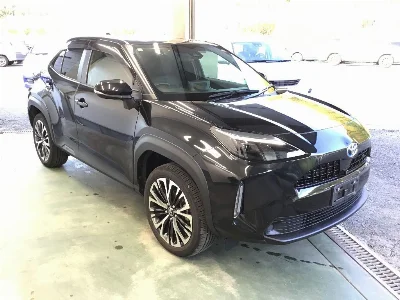 TOYOTA YARIS CROSS 3