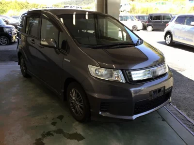 HONDA FREED SPIKE
