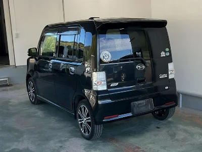 DAIHATSU MOVE CONTE