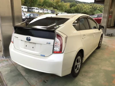 TOYOTA PRIUS