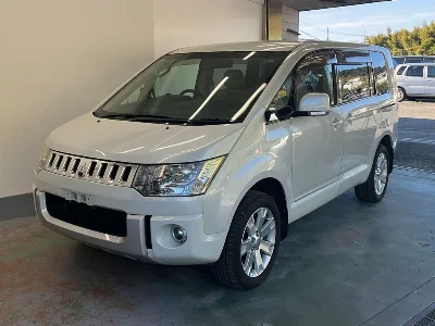 MITSUBISHI DELICA D5