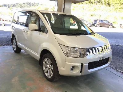 MITSUBISHI DELICA D5