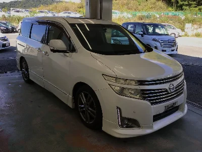 NISSAN ELGRAND