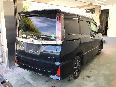 TOYOTA NOAH