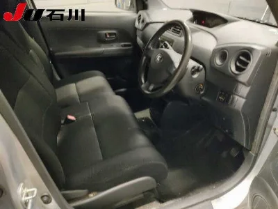 TOYOTA BB