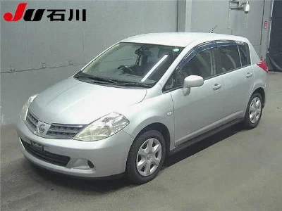 NISSAN TIIDA