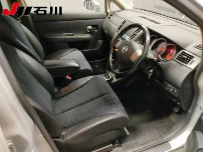 NISSAN TIIDA