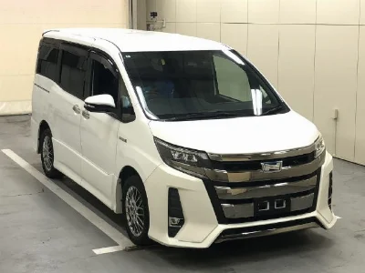 TOYOTA NOAH