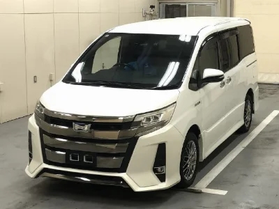 TOYOTA NOAH