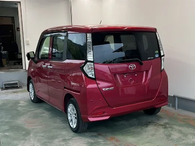 TOYOTA TANK