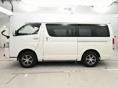 TOYOTA REGIUS VAN