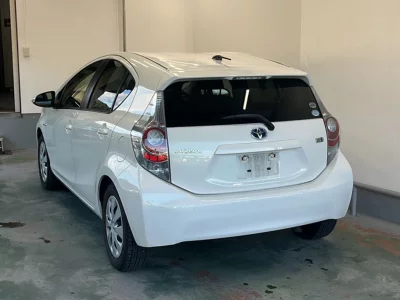 TOYOTA AQUA 2