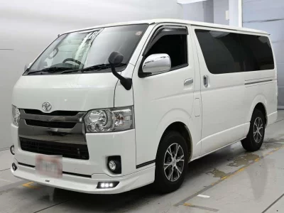 TOYOTA HIACE VAN